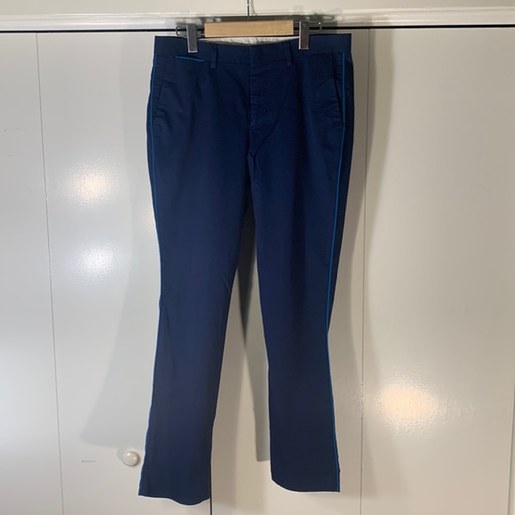 Calvin🏌️‍♂️Klein (32”x30”) - Picture 2 of 16